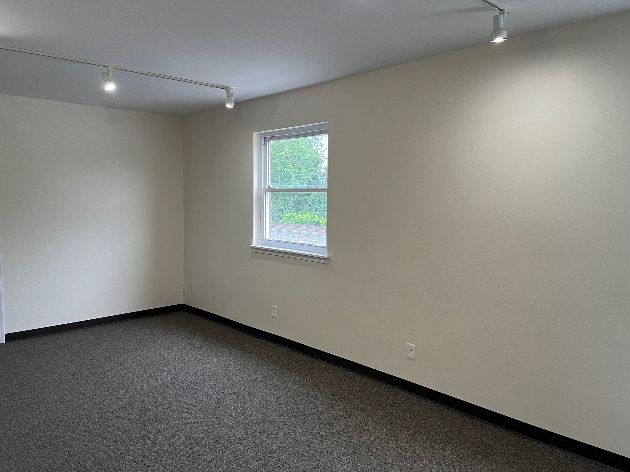 1708-1714 Lancaster Ave, Paoli, PA for lease Interior Photo- Image 1 of 7