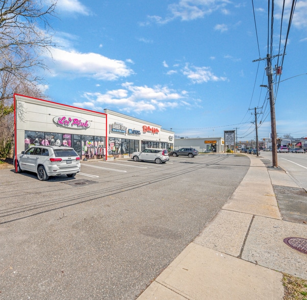 2947-2961 Merrick Rd, Wantagh, NY for lease - Building Photo - Image 3 of 4