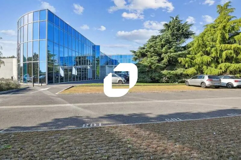 Office in Évry-Courcouronnes for lease - Building Photo - Image 2 of 19