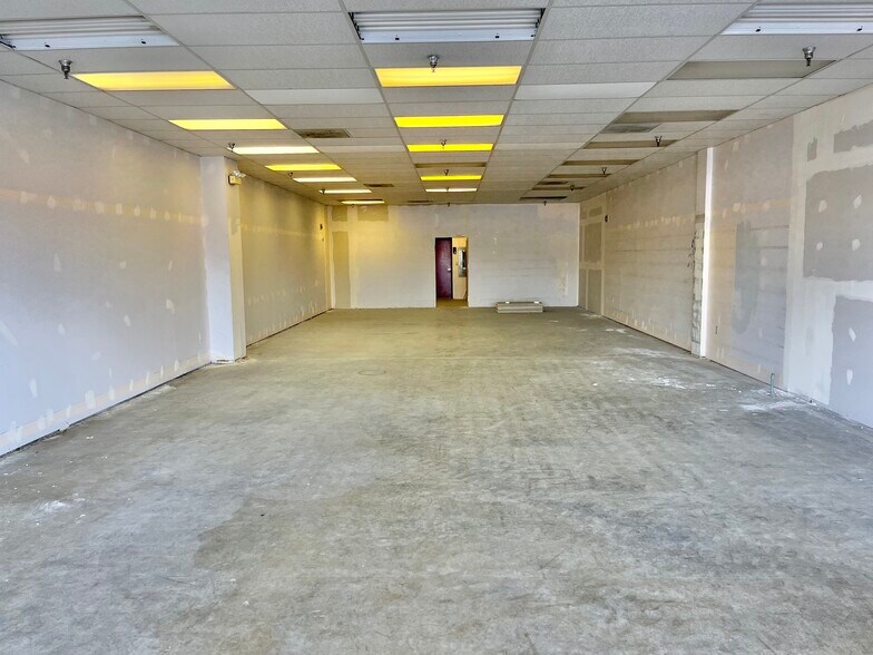3600 Commerce Dr, Warsaw, IN for lease - Interior Photo - Image 3 of 3