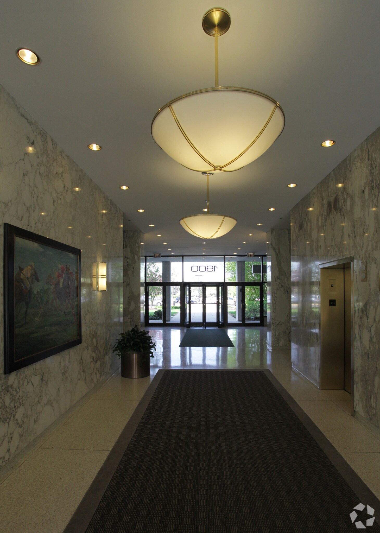 1900 Spring Rd, Oak Brook, IL for sale Lobby- Image 1 of 1