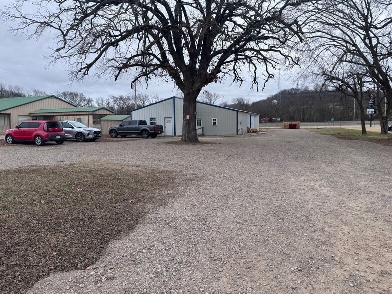 1001 N 2nd St, Stilwell, OK for sale - Building Photo - Image 3 of 19