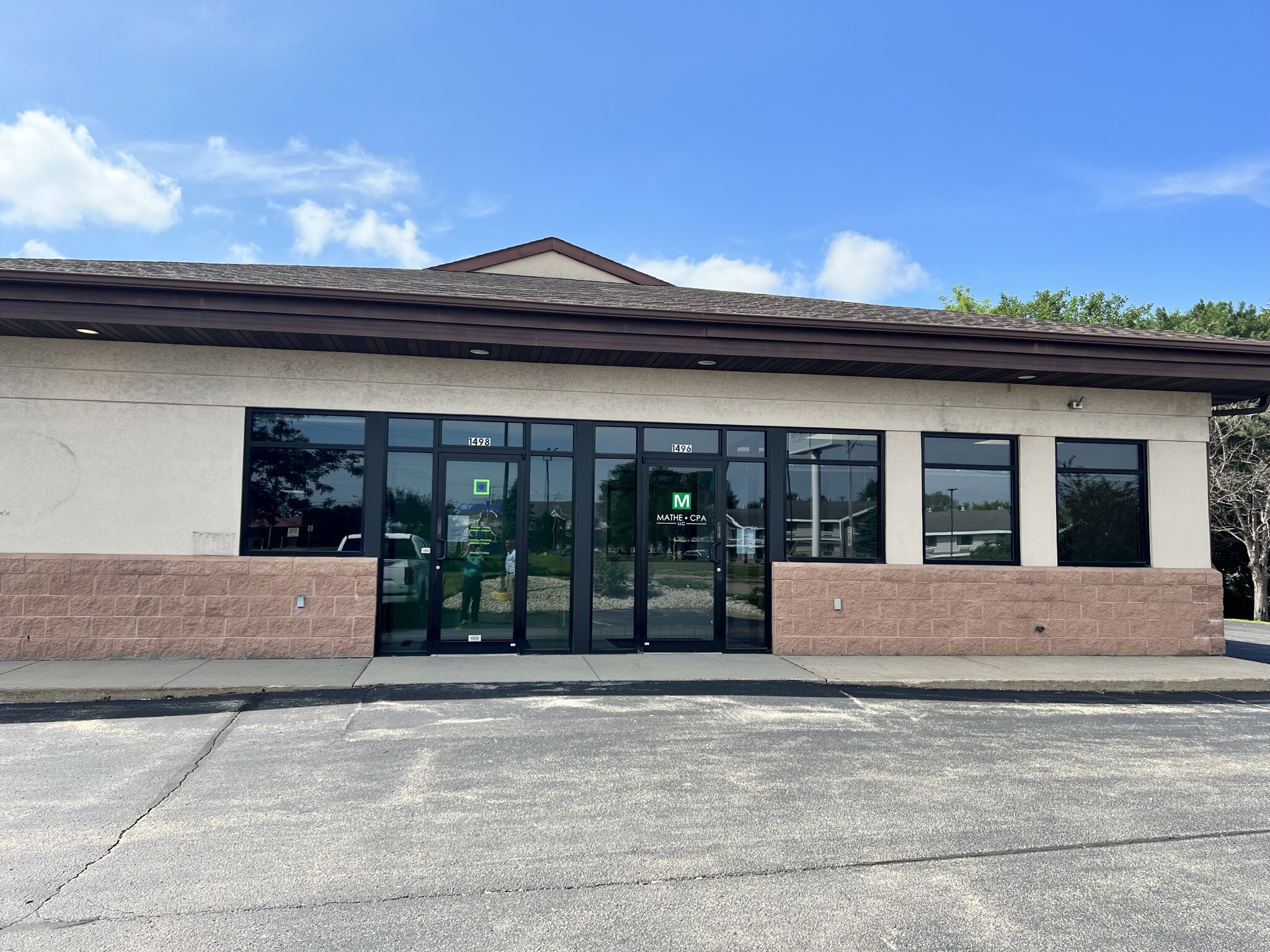 1498 W South Park Ave, Oshkosh, WI for sale Building Photo- Image 1 of 1