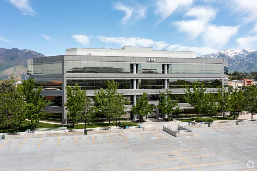 6965 S Union Park Ctr, Cottonwood Heights, UT for lease - Building Photo - Image 2 of 6