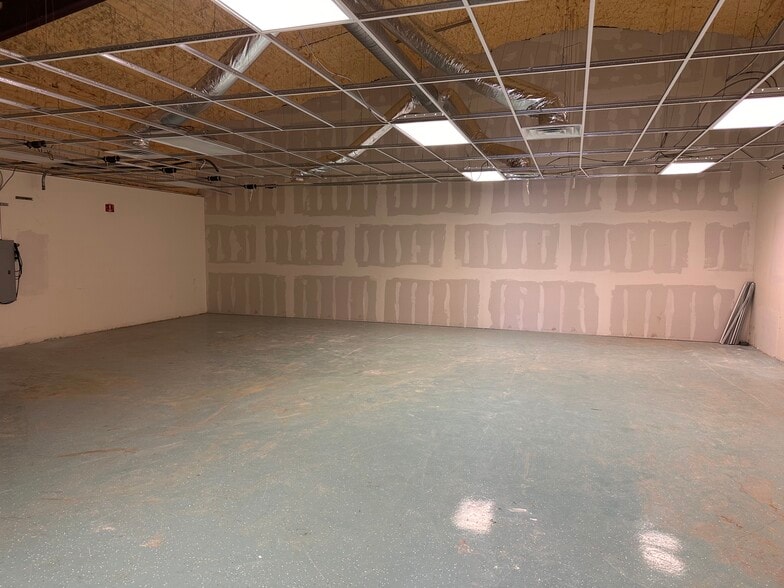 321 Limestone Ter, Jarrell, TX for lease - Interior Photo - Image 3 of 13