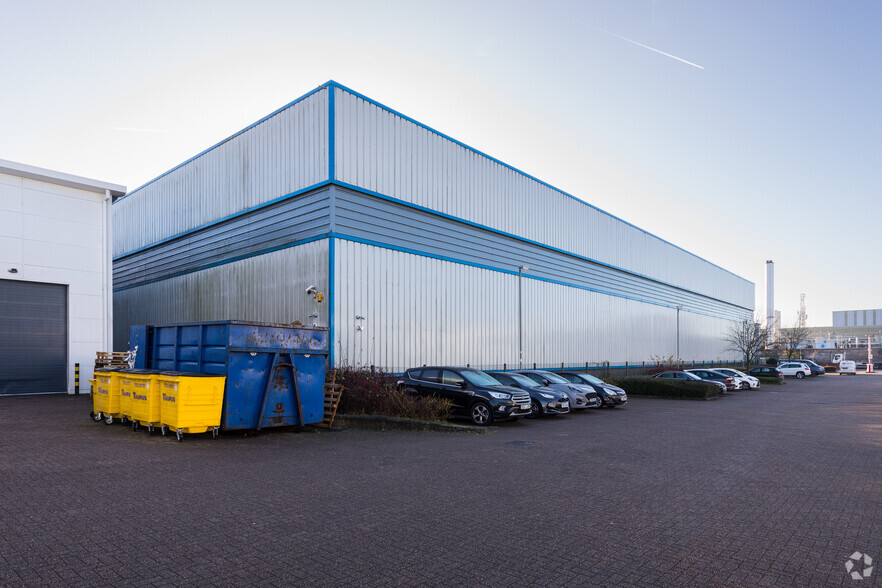 Bilton Rd, Basingstoke for lease - Building Photo - Image 1 of 1