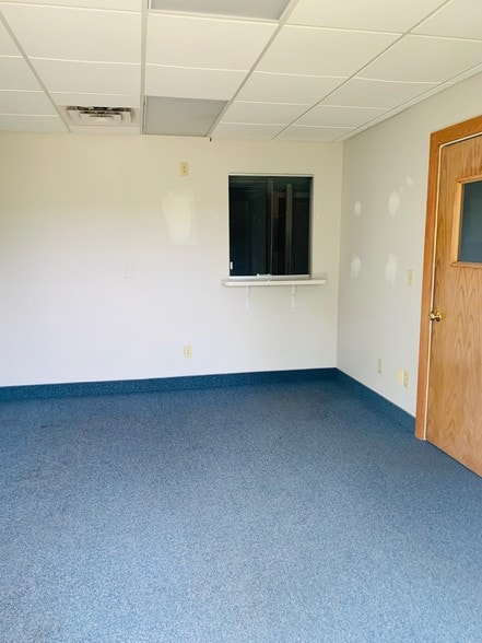 1 Oxford Xing, New Hartford, NY for lease - Building Photo - Image 3 of 15