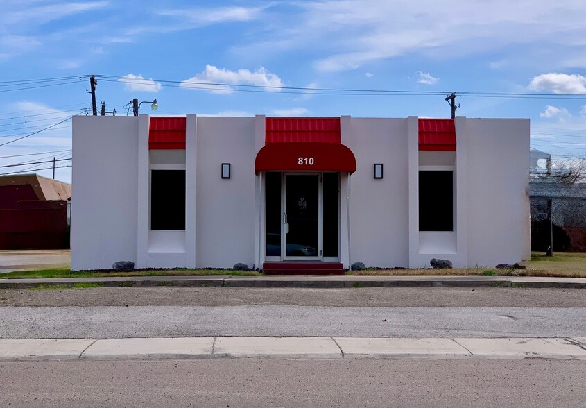 810 E Main Ave, Robstown, TX for lease - Building Photo - Image 1 of 18