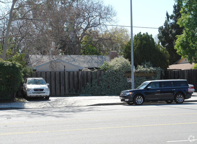 12144 Riverside Dr, Valley Village, CA for sale - Primary Photo - Image 1 of 1