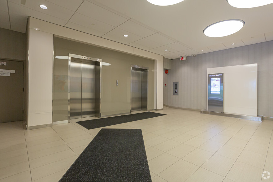 255 17 Ave SW, Calgary, AB for lease - Lobby - Image 2 of 8