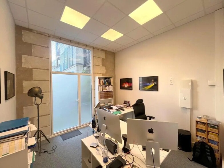 Office in Saint-Germain-en-Laye for lease - Building Photo - Image 2 of 5