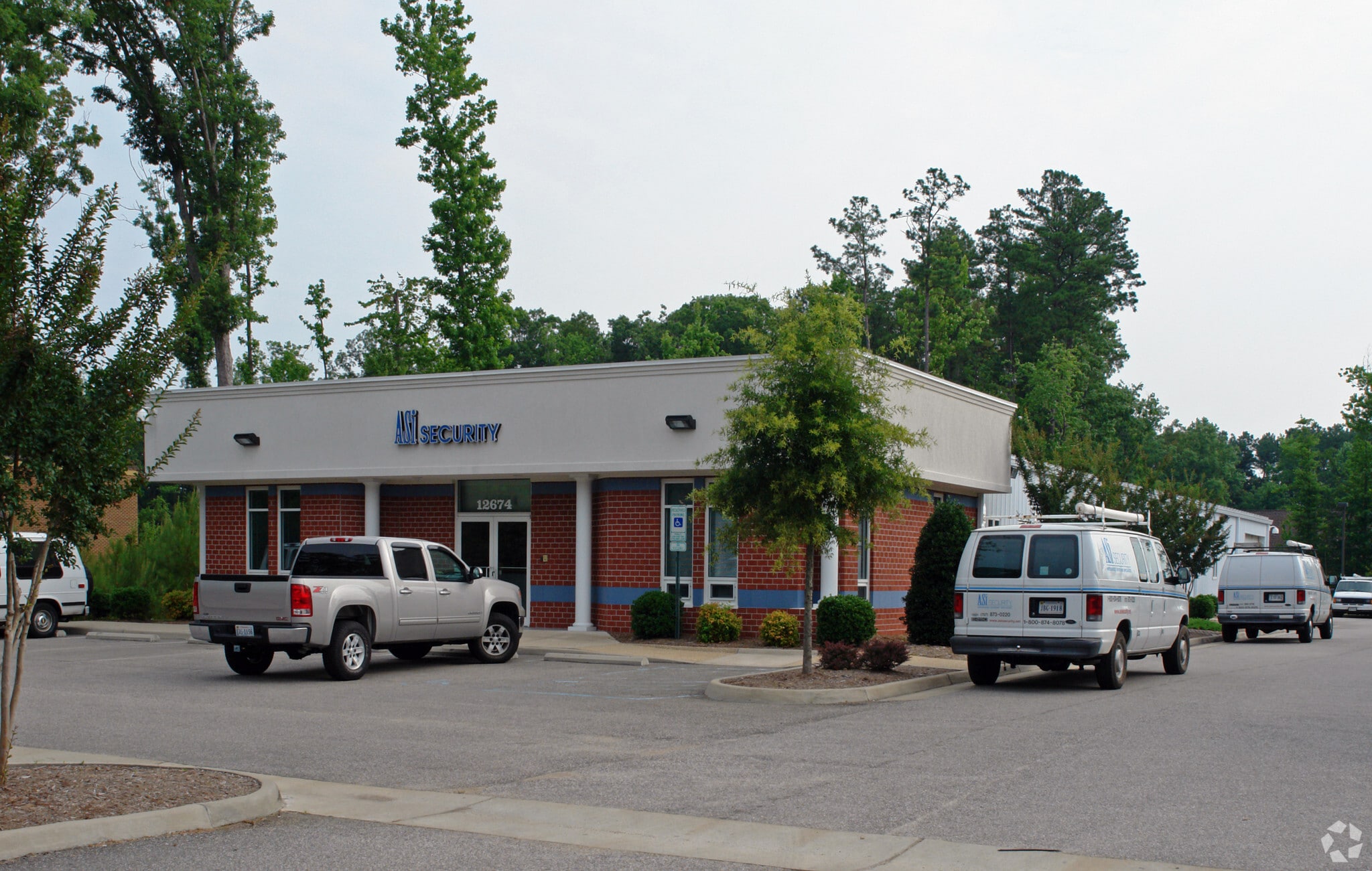 12674 Patrick Henry Dr, Newport News, VA for sale Primary Photo- Image 1 of 1