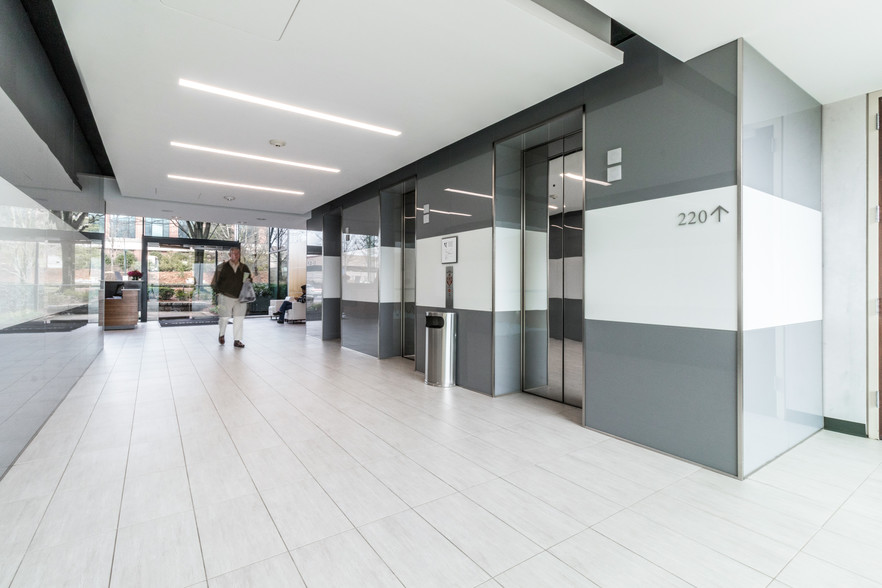 2849 Paces Ferry Rd SE, Atlanta, GA for lease - Lobby - Image 1 of 13