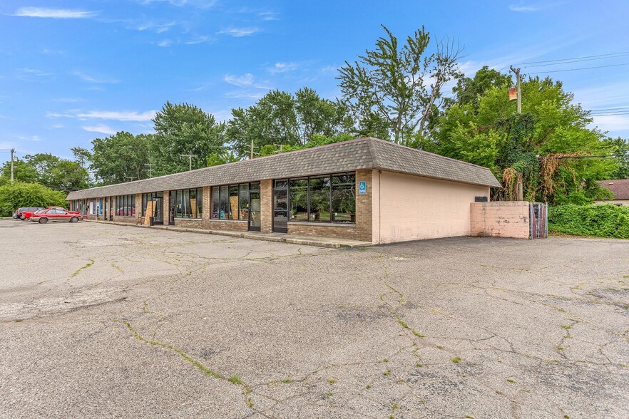 25119 Ecorse Rd, Taylor, MI for sale - Building Photo - Image 1 of 1