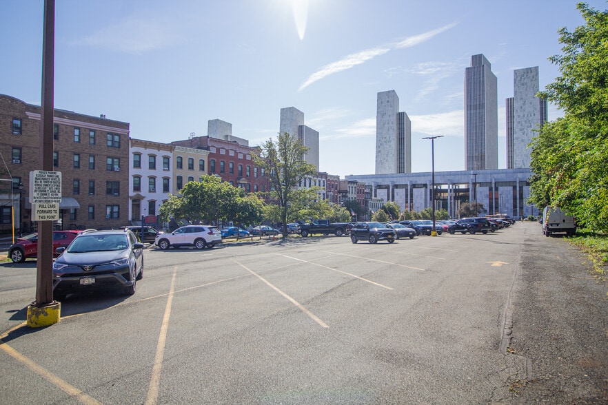 282-332 Hamilton St, Albany, NY for sale - Building Photo - Image 1 of 23