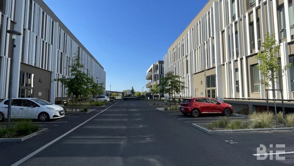 Office in Bruges for lease - Building Photo - Image 2 of 15