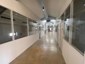 Office in Marseille for lease Interior Photo- Image 2 of 6