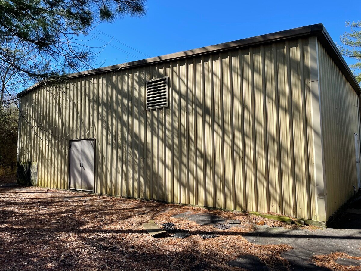 610 Red Bud Rd, Calhoun, GA 30701