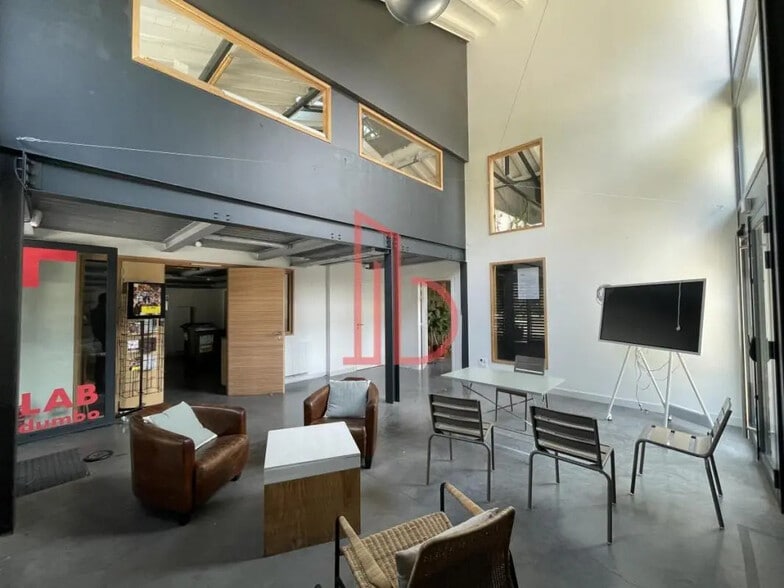 Office in Bordeaux for sale - Interior Photo - Image 2 of 7