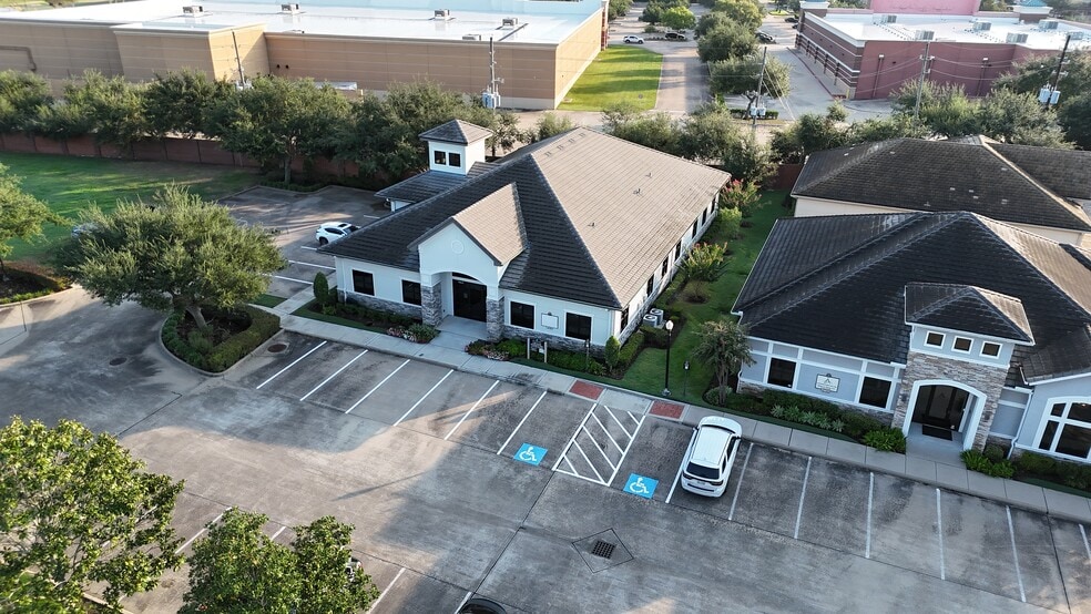 4718 Riverstone, Missouri City, TX for lease - Building Photo - Image 3 of 12