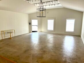 430 N Wrenn St, High Point, NC for lease Interior Photo- Image 1 of 6