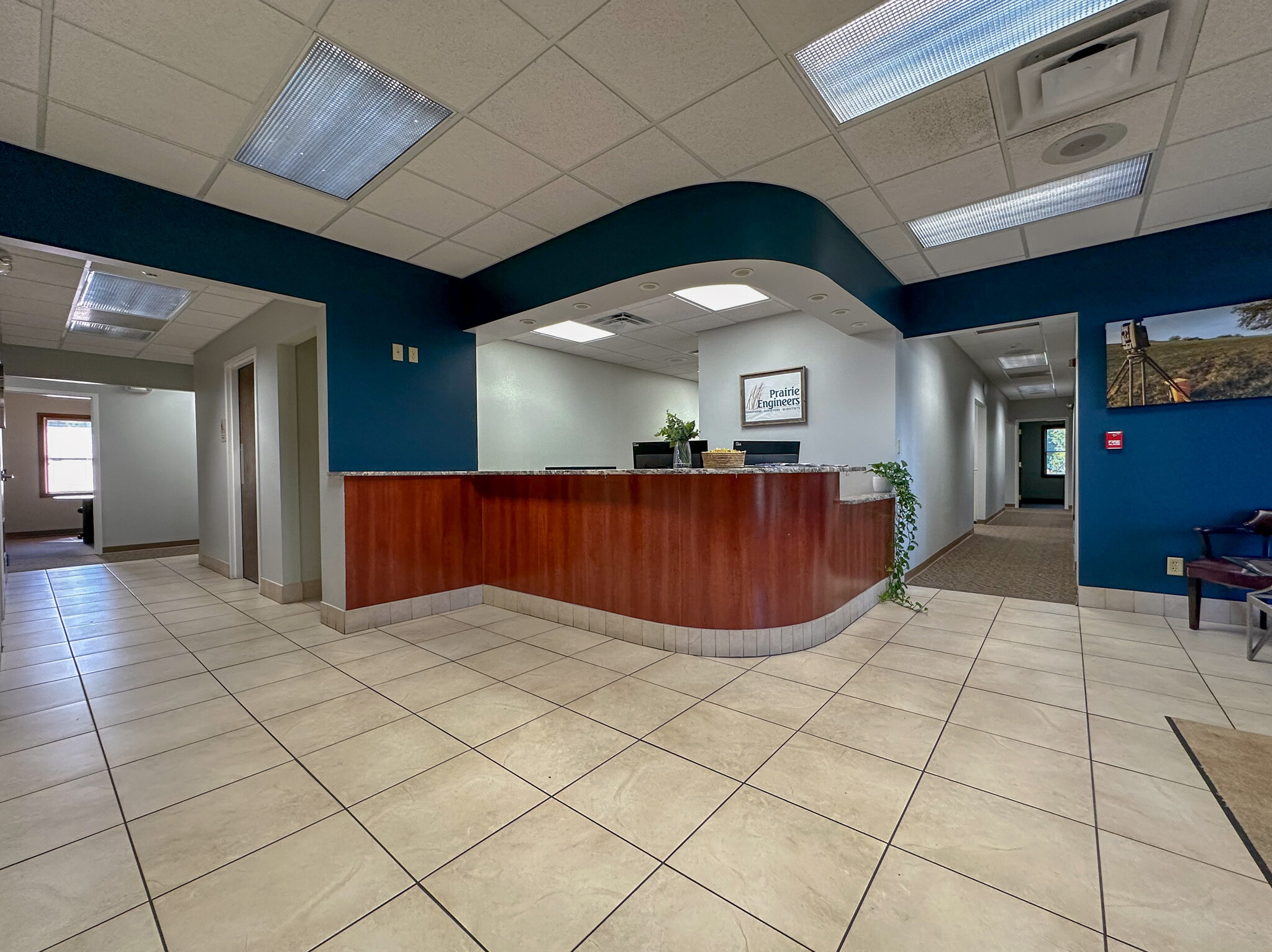 2475 W Monroe St, Springfield, IL for lease Interior Photo- Image 1 of 23