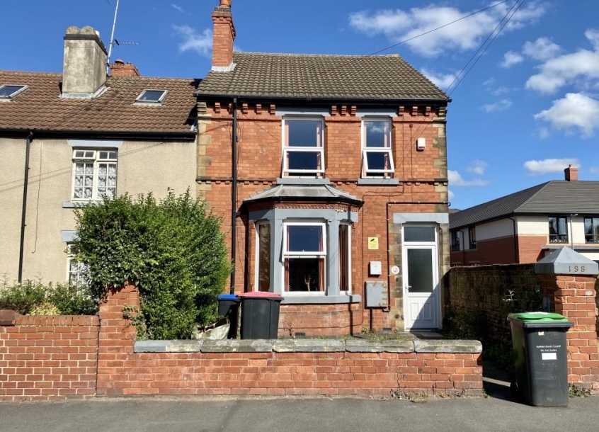 198 Beardall St, Hucknall for sale Primary Photo- Image 1 of 1