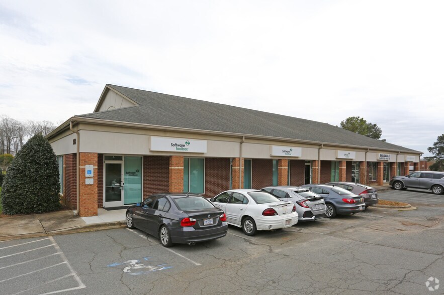148 E Charles St, Matthews, NC for sale - Building Photo - Image 1 of 1