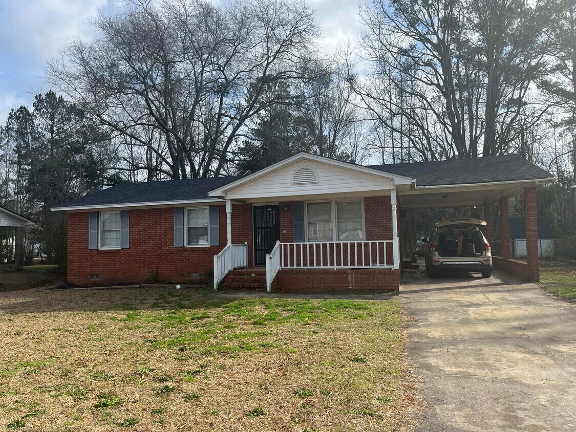 1136 E Candy Ln, Florence, SC for sale Primary Photo- Image 1 of 2