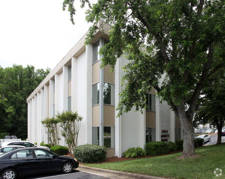 3801 Computer Dr, Raleigh, NC for lease - Primary Photo - Image 3 of 14