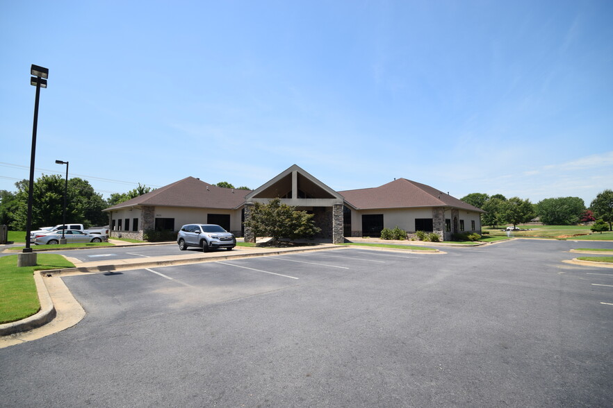 3025 Fountain Dr, Conway, AR for sale - Building Photo - Image 1 of 1