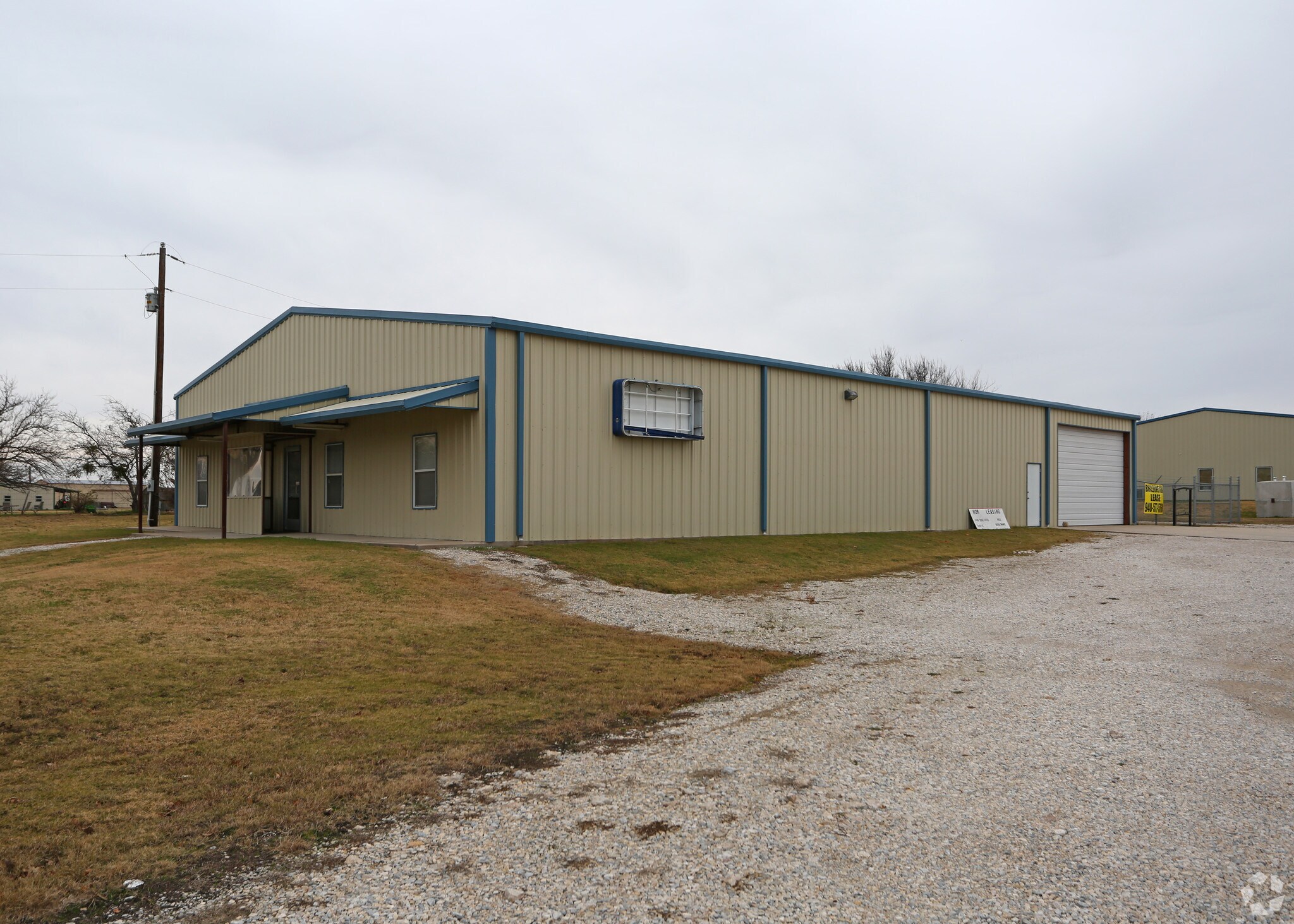 1033 County Road 1300, Bridgeport, TX for sale Primary Photo- Image 1 of 1