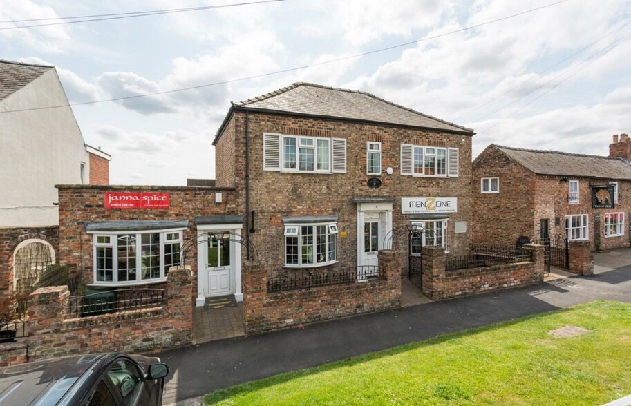 27 The Vlg, York for sale - Primary Photo - Image 1 of 1