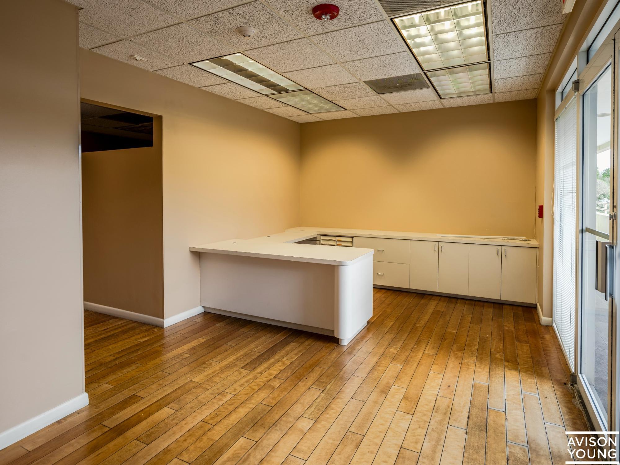 1625 N Commerce Pky, Weston, FL for lease Interior Photo- Image 1 of 12