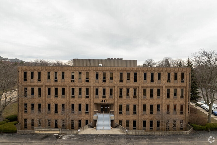 411 Wolf Ledges Pky, Akron, OH for sale - Building Photo - Image 2 of 6