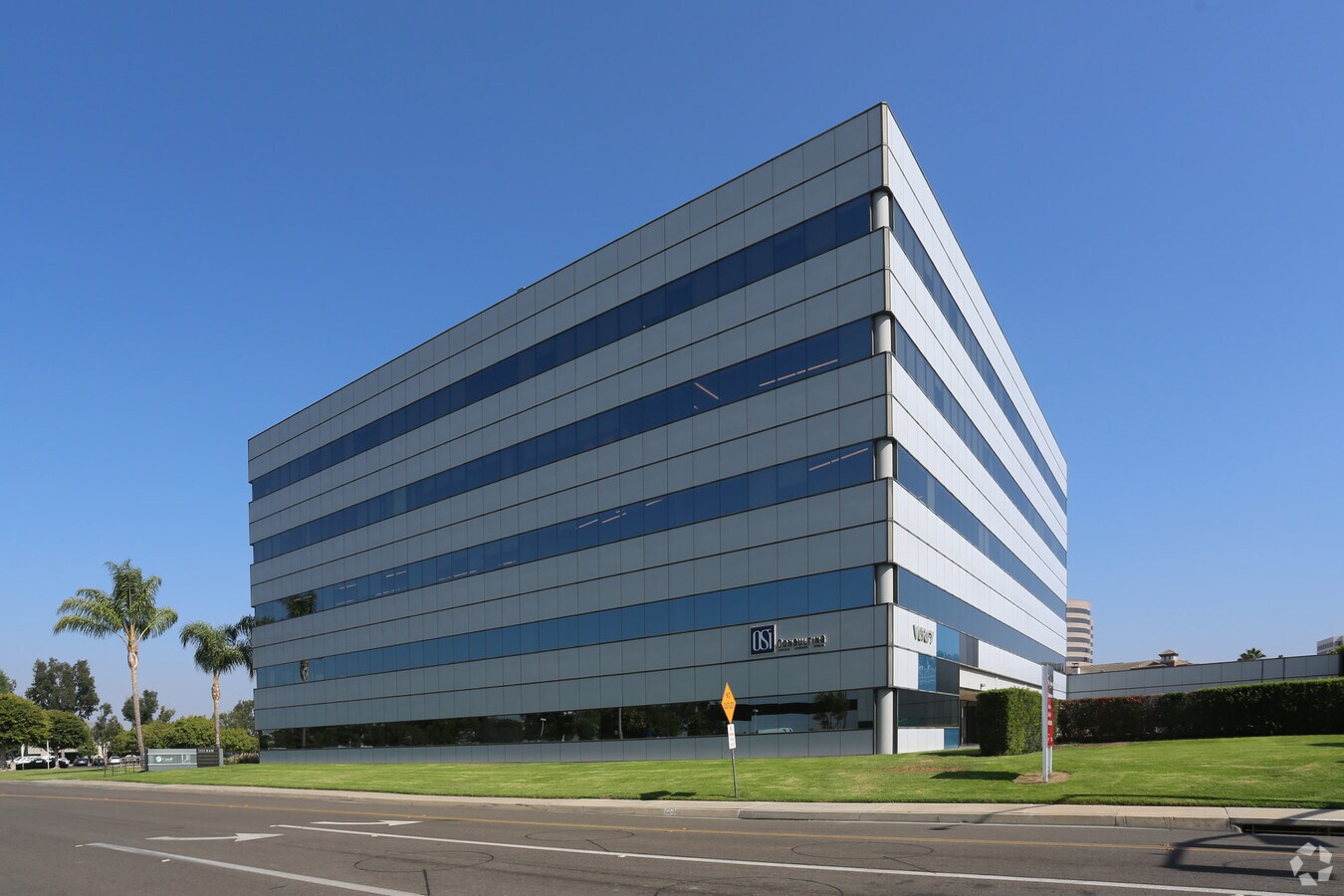 2525 Main St, Irvine, CA, 92614 Property For Lease on