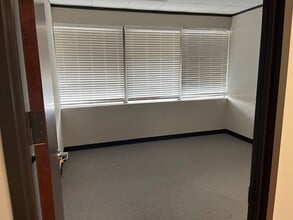 710 N Post Oak Rd, Houston, TX for lease Interior Photo- Image 2 of 3