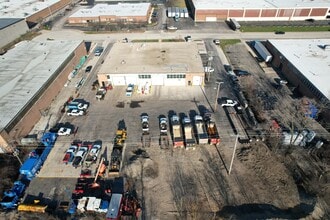 2130 Oxford Rd, Des Plaines, IL for lease Building Photo- Image 2 of 5
