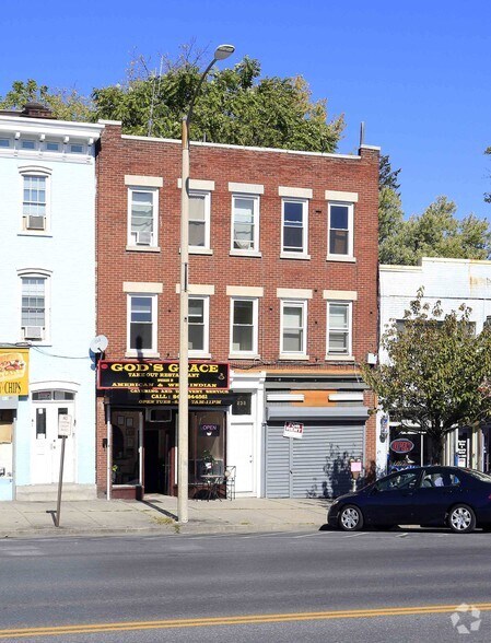 238 Broadway, Newburgh, NY for lease - Building Photo - Image 3 of 3