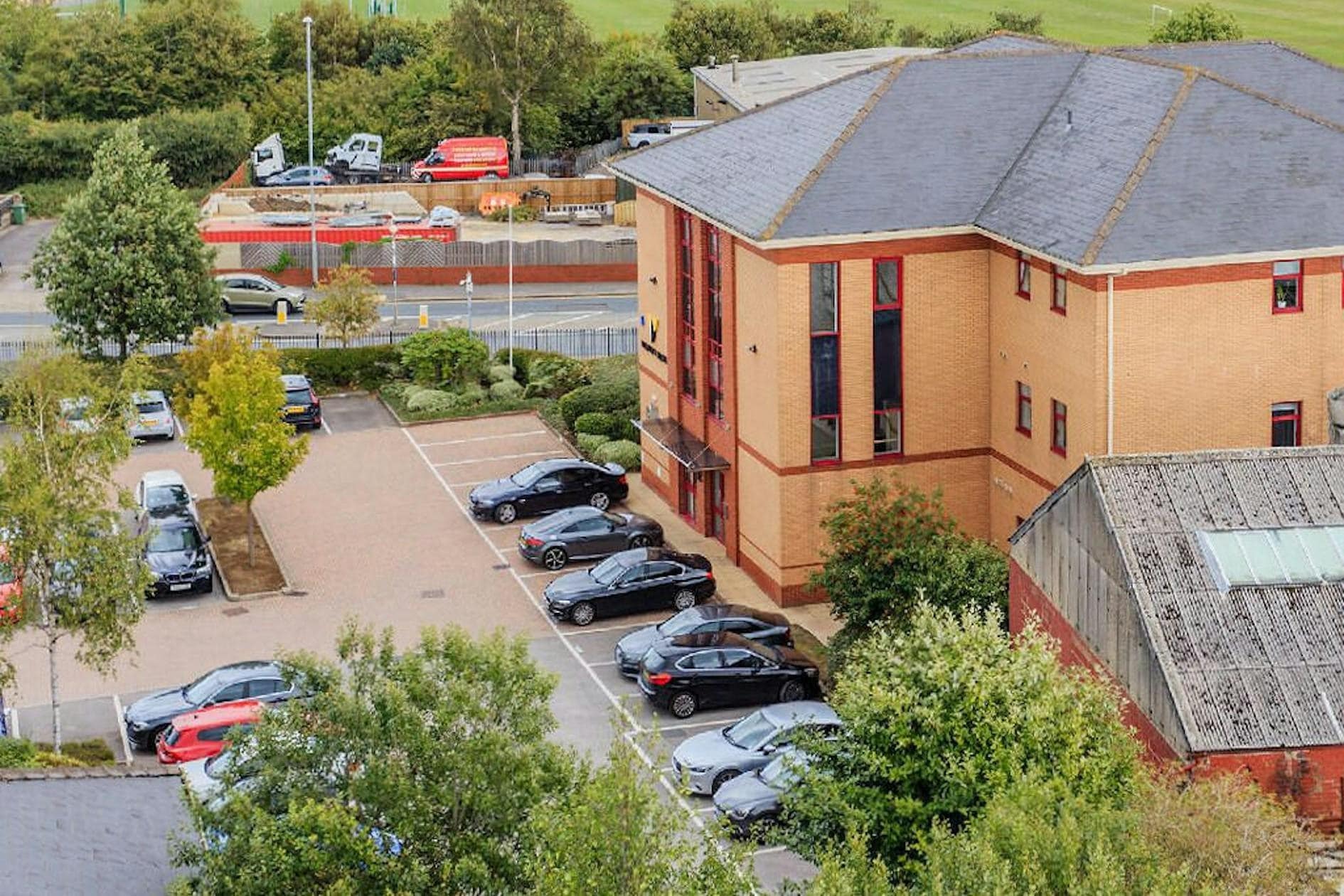 Bruntcliffe Rd, Morley for lease Building Photo- Image 1 of 8