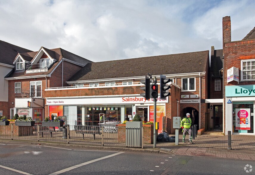 The Broadway, Farnham Common for lease - Building Photo - Image 3 of 3