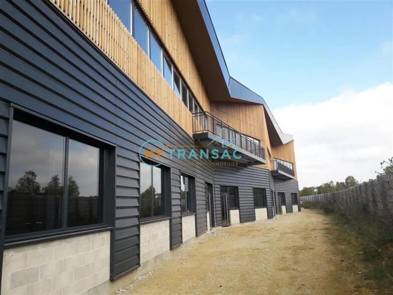 Flex in Moissy-Cramayel for sale - Building Photo - Image 1 of 13