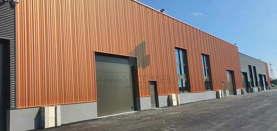 Flex in Champagne-sur-Oise for lease Building Photo- Image 1 of 7