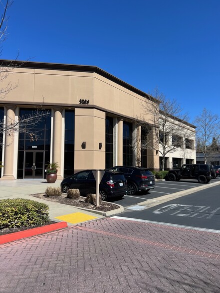 2204 Plaza Dr, Rocklin, CA for lease - Building Photo - Image 2 of 9