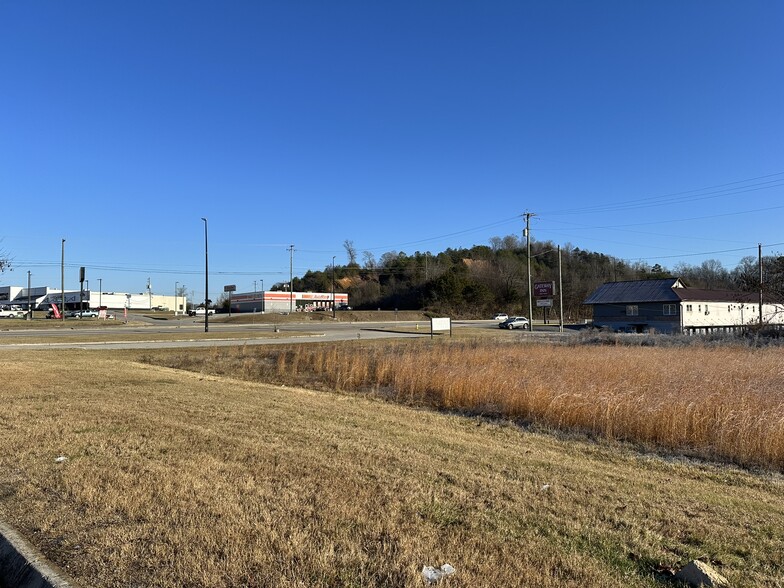 6240 Asheville Highway Hwy, Knoxville, TN for lease - Primary Photo - Image 1 of 8