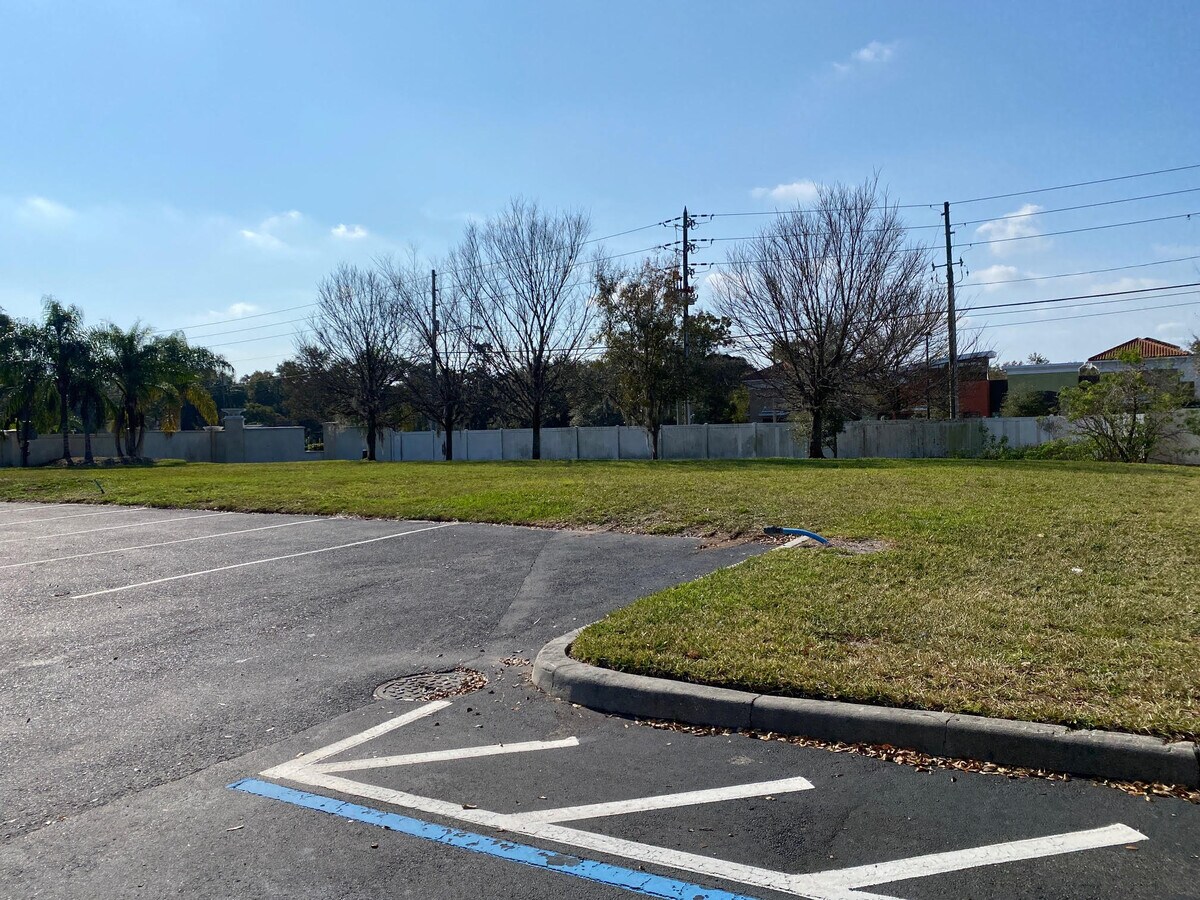 Dean Road, Orlando, FL 32825