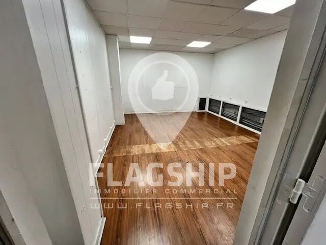 Office in Paris for lease - Interior Photo - Image 2 of 9