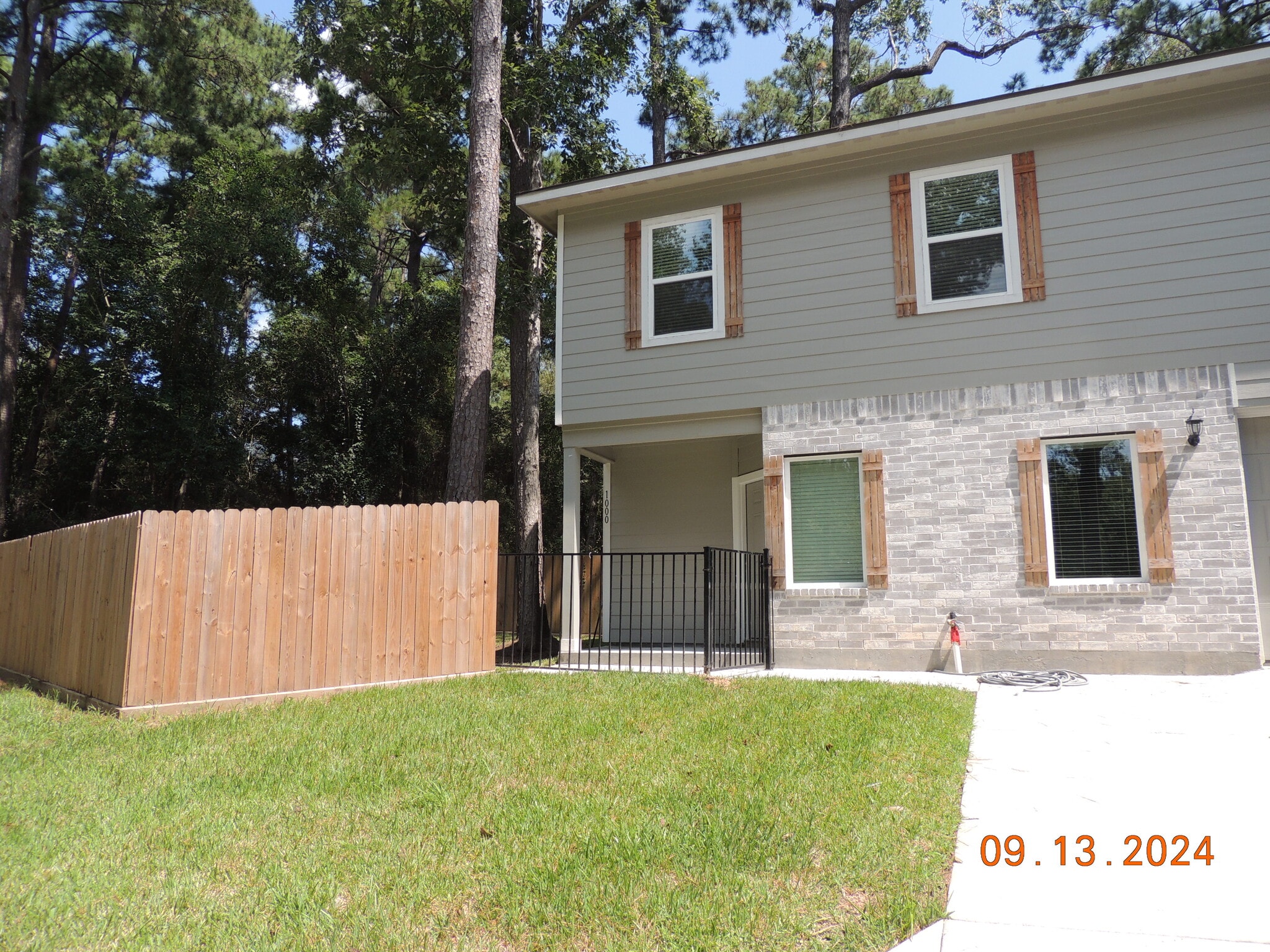 8 Duplexes portfolio of 8 properties for sale on LoopNet.com Building Photo- Image 1 of 23