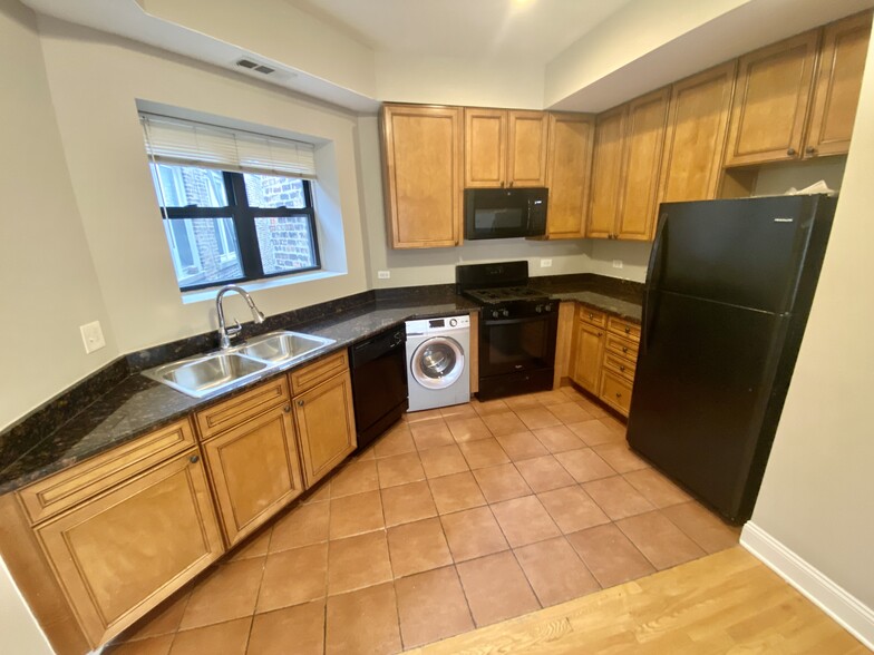 6557 S Minerva Ave, Chicago, IL for sale - Building Photo - Image 3 of 24