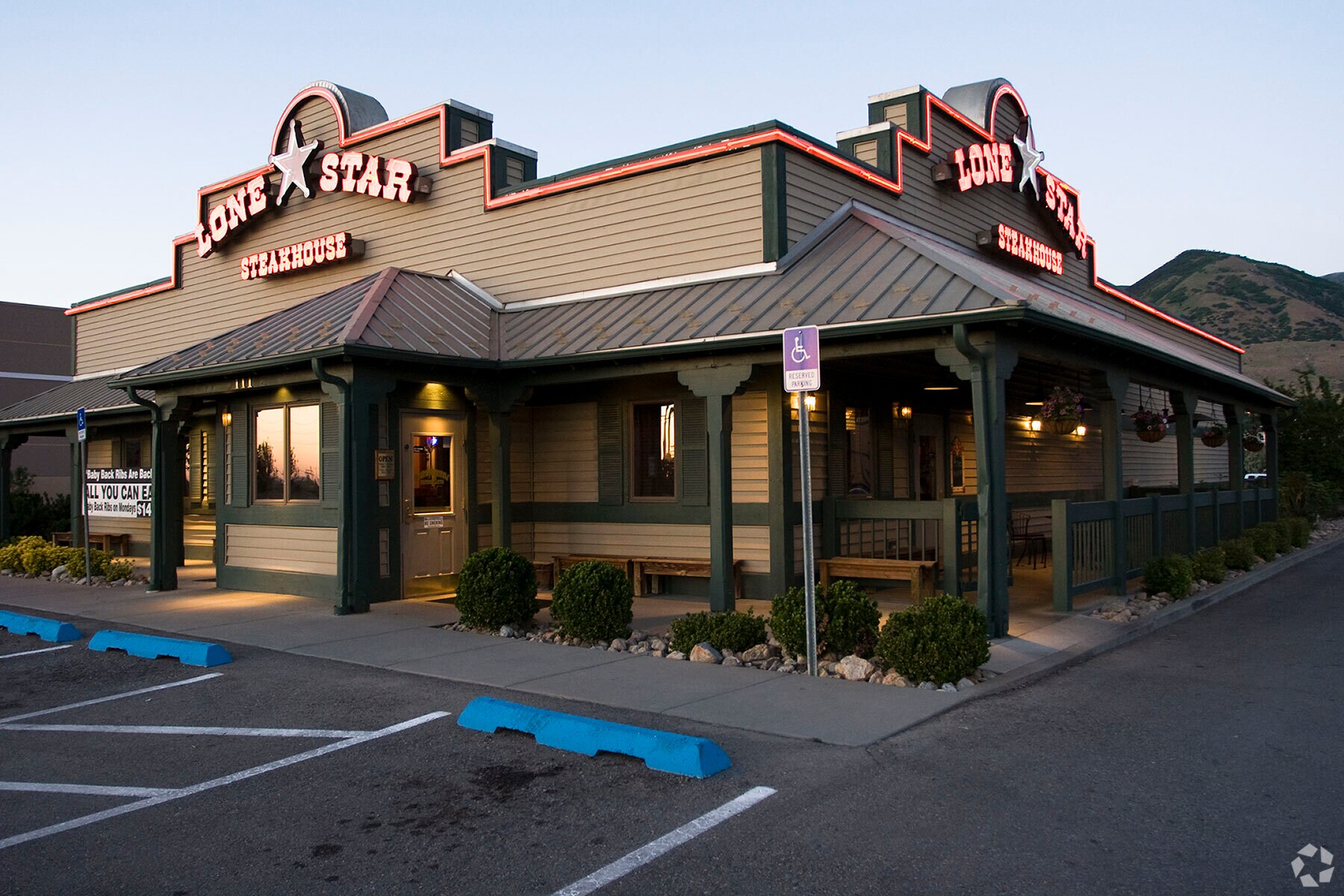 111 S Frontage Rd, Centerville, UT for sale Primary Photo- Image 1 of 1